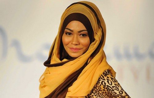 Sikh man allowed to keep turban, beard in US Army, Muslim woman denied right to wear hijab