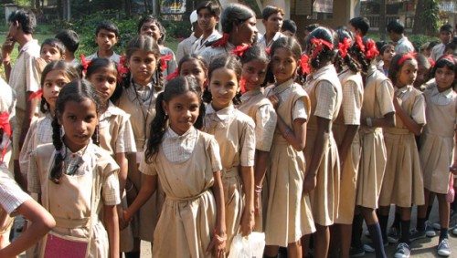 In high-tech Karnataka Kannada language to be the instrument of teaching in schools