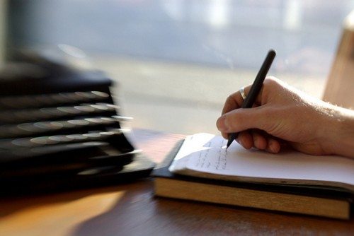 Most published writers earn less than minimum wage: British report