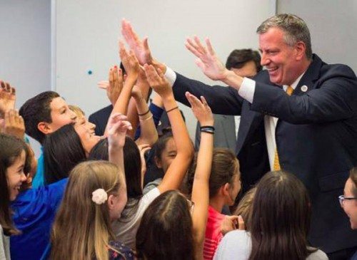 Naked women in body paint at Times Square has Mayor de Blasio hot under the collar