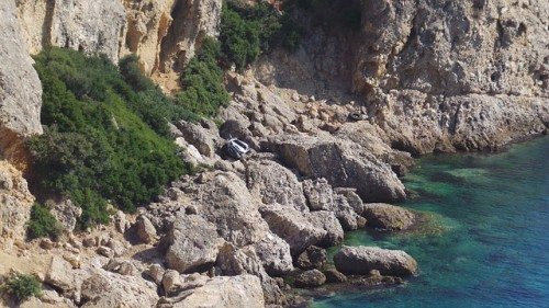 15 killed, 38 injured in bus accident in Madhya Pradesh