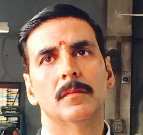 Akshay Kumar unveils his lawyer look from ‘Jolly LLB 2’