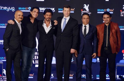 Shahrukh Khan launches Indian Academy Awards to be held in California