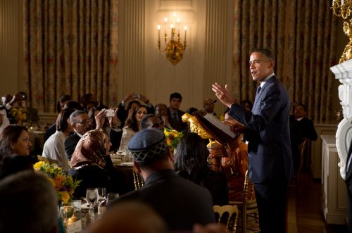 obama during iftar