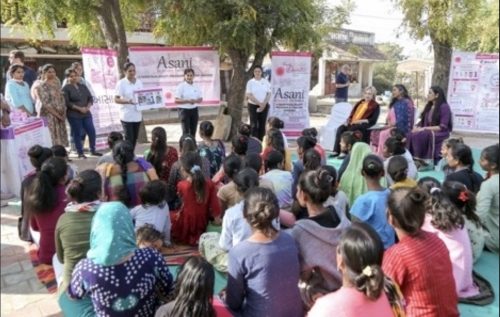 Hillary Clinton visits Desai Foundation’s rural India program