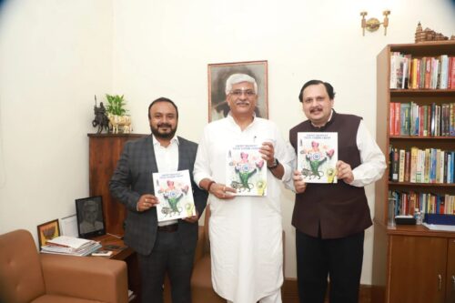 India’s culture and tourism minister Gajendra Singh Shekhawat (center) released “Viksit Bharat – Tech Vision @2047” in New Delhi on October 2, 2024. Also seen are Editor Rajesh Mehta and and Sumanta Dey from Head Digital Works.