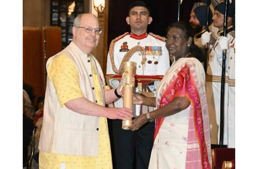 Michigan Indian American Community honors Stephen Knapp at IHPC 2026